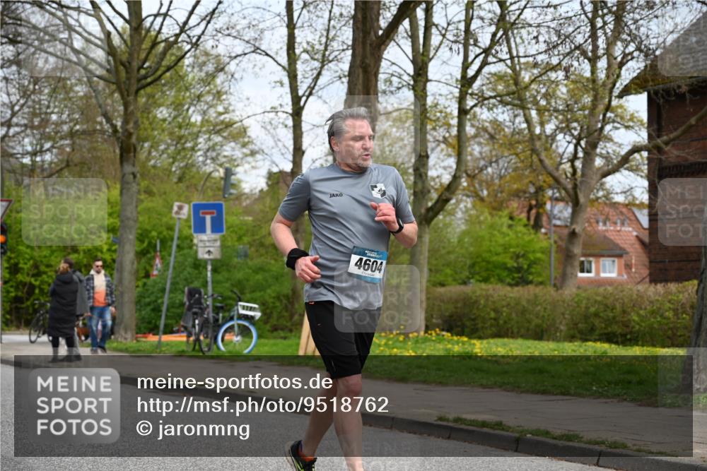 12.04.2026 - 45. Internationalen Wilhelmsburger Insellauf J. Mangold http://msf.ph/oto/9518762 12.04.2026 13:25:25 Ziel 2848, 2258, 2257, 2718, 5152, 5757, 5757, 3649, 4604, 4790, 2717, 4431, 3023, 3024, 2881 meine-sportfotos.de