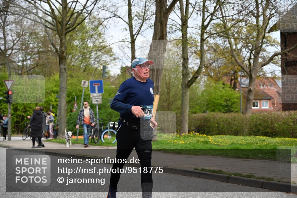 12.04.2026 - 45. Internationalen Wilhelmsburger Insellauf J. Mangold http://msf.ph/oto/9518775 12.04.2026 13:25:28 Ziel 2848, 2258, 2257, 2718, 5152, 5757, 3649, 3649, 4604, 4790, 2717, 4431, 3023, 3024, 2881, 4064, 4684 meine-sportfotos.de