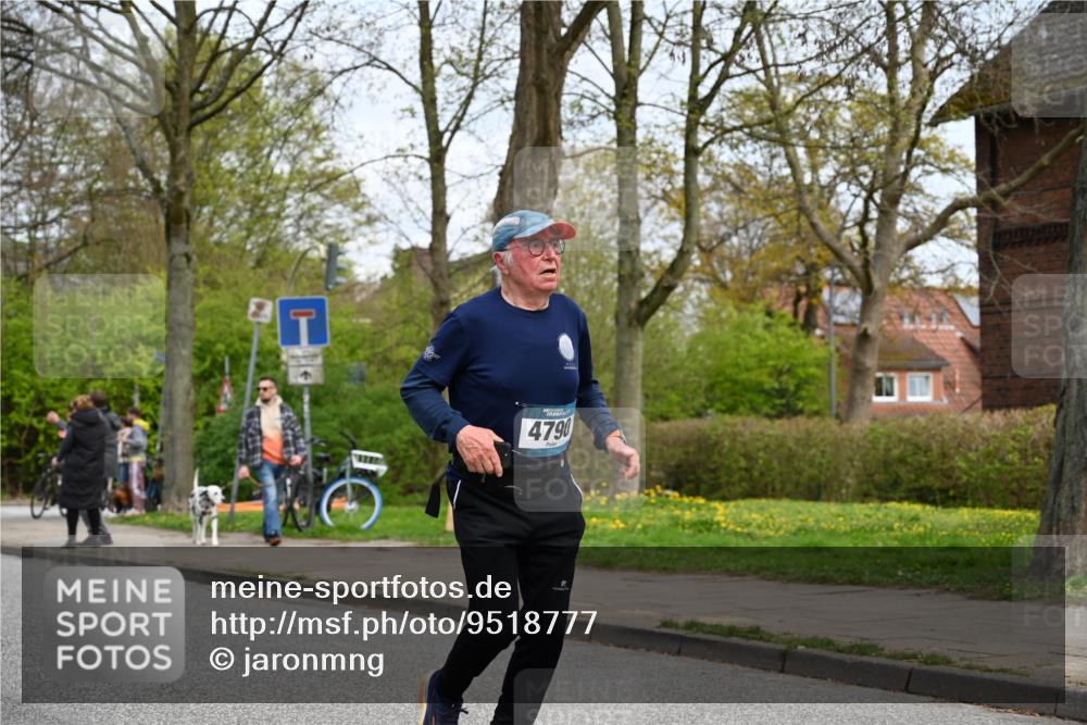 12.04.2026 - 45. Internationalen Wilhelmsburger Insellauf J. Mangold http://msf.ph/oto/9518777 12.04.2026 13:25:28 Ziel 2848, 2258, 2257, 2718, 5152, 5757, 3649, 3649, 4604, 4790, 2717, 4431, 3023, 3024, 2881, 4064, 4684 meine-sportfotos.de