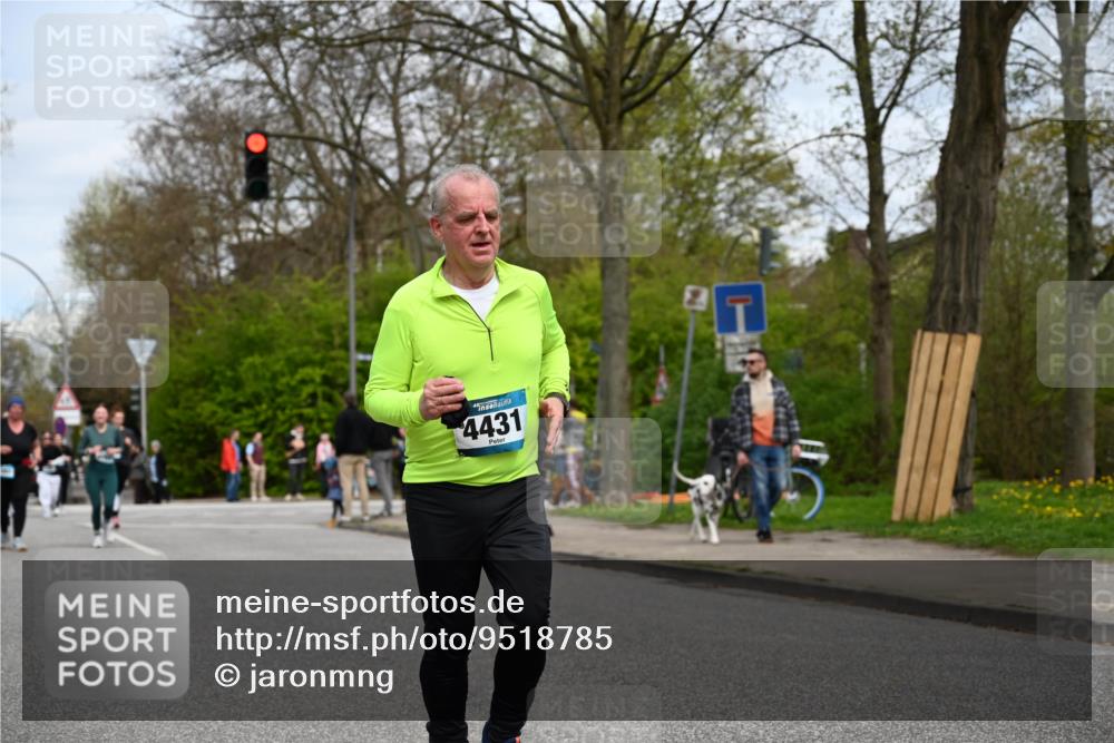 12.04.2026 - 45. Internationalen Wilhelmsburger Insellauf J. Mangold http://msf.ph/oto/9518785 12.04.2026 13:25:30 Ziel 2848, 2258, 2257, 2718, 5152, 5757, 3649, 4604, 4790, 2717, 4431, 3023, 3023, 3024, 2881, 4064, 4684 meine-sportfotos.de
