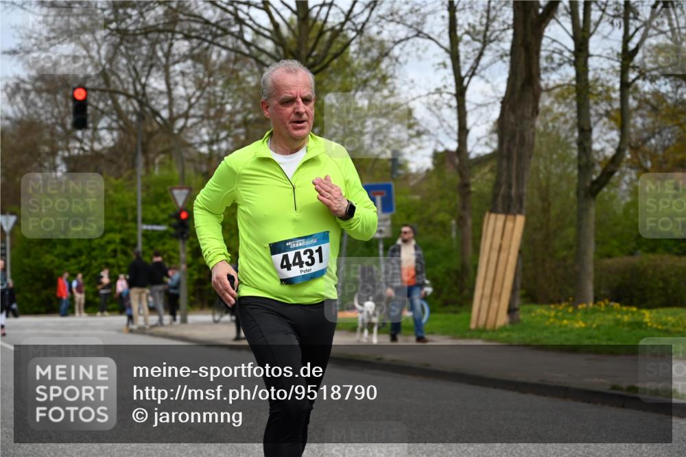 12.04.2026 - 45. Internationalen Wilhelmsburger Insellauf J. Mangold http://msf.ph/oto/9518790 12.04.2026 13:25:30 Ziel 2848, 2258, 2257, 2718, 5152, 5757, 3649, 4604, 4790, 2717, 4431, 3023, 3023, 3024, 2881, 4064, 4684 meine-sportfotos.de