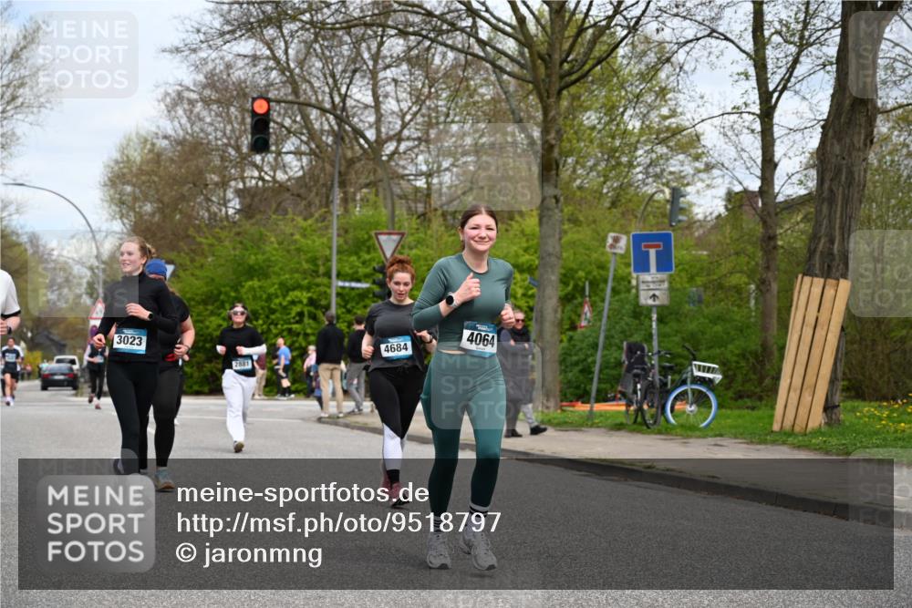 12.04.2026 - 45. Internationalen Wilhelmsburger Insellauf J. Mangold http://msf.ph/oto/9518797 12.04.2026 13:25:37 Ziel 2718, 5152, 5757, 3649, 4604, 4790, 2717, 4431, 3023, 3024, 2881, 4064, 4684, 2298, 4839, 4840, 4774 meine-sportfotos.de