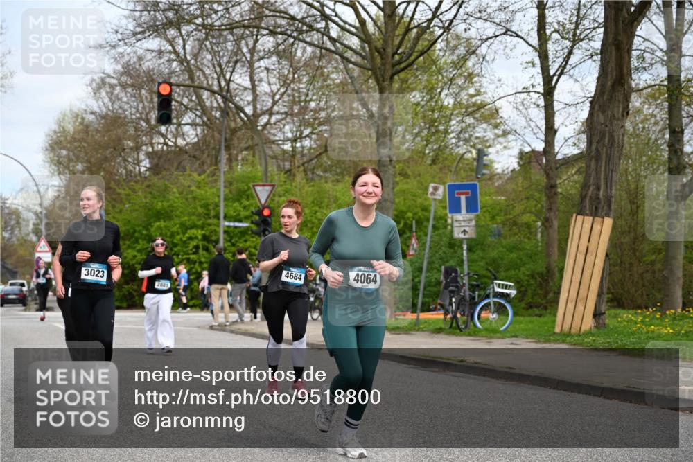 12.04.2026 - 45. Internationalen Wilhelmsburger Insellauf J. Mangold http://msf.ph/oto/9518800 12.04.2026 13:25:37 Ziel 2718, 5152, 5757, 3649, 4604, 4790, 2717, 4431, 3023, 3024, 2881, 4064, 4684, 2298, 4839, 4840, 4774 meine-sportfotos.de