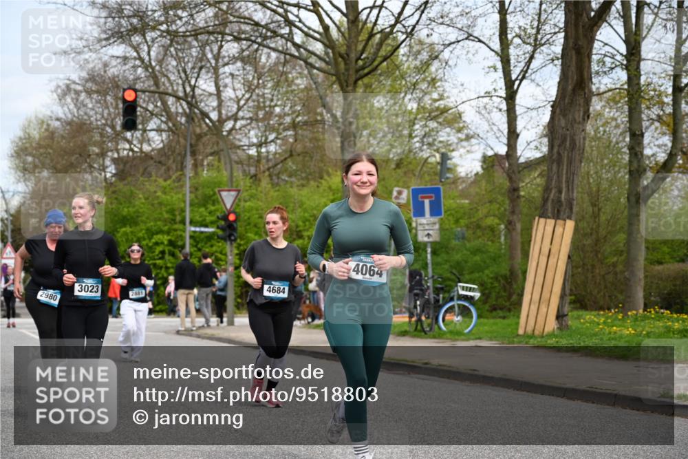 12.04.2026 - 45. Internationalen Wilhelmsburger Insellauf J. Mangold http://msf.ph/oto/9518803 12.04.2026 13:25:38 Ziel 2718, 5152, 5757, 3649, 4604, 4790, 2717, 4431, 4431, 3023, 3024, 2881, 4064, 4684, 4064, 4684, 2298, 4839, 4840, 4774 meine-sportfotos.de