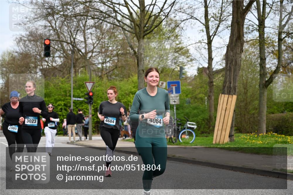 12.04.2026 - 45. Internationalen Wilhelmsburger Insellauf J. Mangold http://msf.ph/oto/9518804 12.04.2026 13:25:38 Ziel 2718, 5152, 5757, 3649, 4604, 4790, 2717, 4431, 4431, 3023, 3024, 2881, 4064, 4684, 4064, 4684, 2298, 4839, 4840, 4774 meine-sportfotos.de