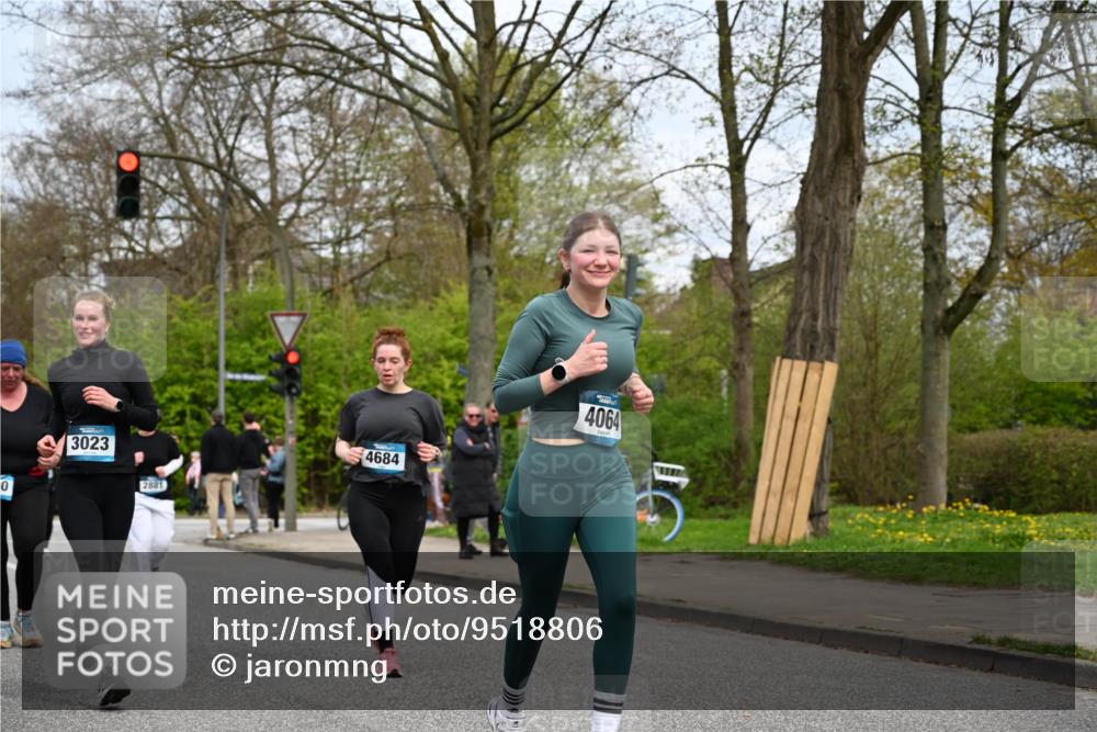 12.04.2026 - 45. Internationalen Wilhelmsburger Insellauf J. Mangold http://msf.ph/oto/9518806 12.04.2026 13:25:38 Ziel 2718, 5152, 5757, 3649, 4604, 4790, 2717, 4431, 4431, 3023, 3024, 2881, 4064, 4684, 4064, 4684, 2298, 4839, 4840, 4774 meine-sportfotos.de