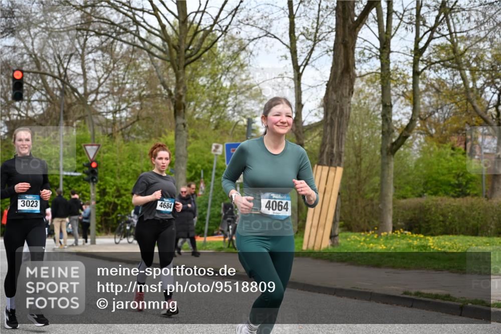 12.04.2026 - 45. Internationalen Wilhelmsburger Insellauf J. Mangold http://msf.ph/oto/9518809 12.04.2026 13:25:38 Ziel 2718, 5152, 5757, 3649, 4604, 4790, 2717, 4431, 4431, 3023, 3024, 2881, 4064, 4684, 4064, 4684, 2298, 4839, 4840, 4774 meine-sportfotos.de