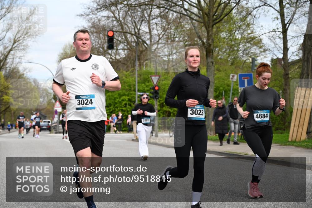 12.04.2026 - 45. Internationalen Wilhelmsburger Insellauf J. Mangold http://msf.ph/oto/9518815 12.04.2026 13:25:39 Ziel 2718, 5152, 5757, 3649, 4604, 4790, 2717, 4431, 3023, 3024, 2881, 4064, 4684, 2298, 4839, 4840, 4774 meine-sportfotos.de