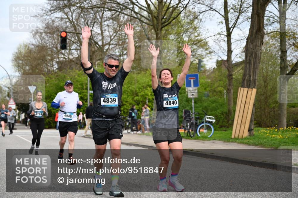 12.04.2026 - 45. Internationalen Wilhelmsburger Insellauf J. Mangold http://msf.ph/oto/9518847 12.04.2026 13:25:52 Ziel 3649, 4604, 4790, 2717, 4431, 3023, 3024, 2881, 4064, 4684, 2298, 4839, 4840, 4774, 4881, 4881, 4049, 4411 meine-sportfotos.de