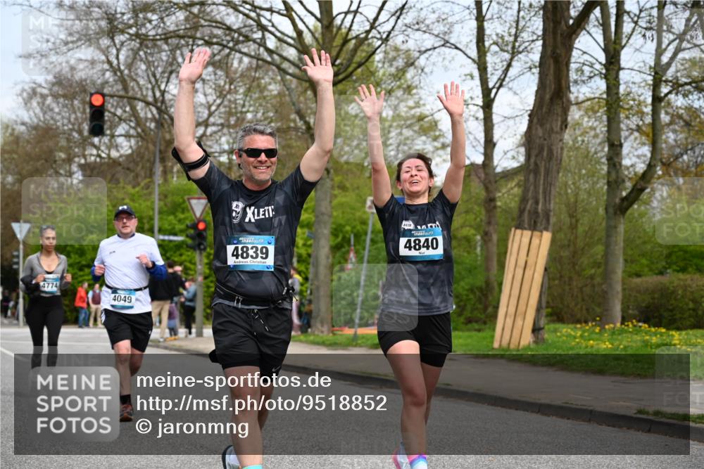 12.04.2026 - 45. Internationalen Wilhelmsburger Insellauf J. Mangold http://msf.ph/oto/9518852 12.04.2026 13:25:52 Ziel 3649, 4604, 4790, 2717, 4431, 3023, 3024, 2881, 4064, 4684, 2298, 4839, 4840, 4774, 4881, 4881, 4049, 4411 meine-sportfotos.de