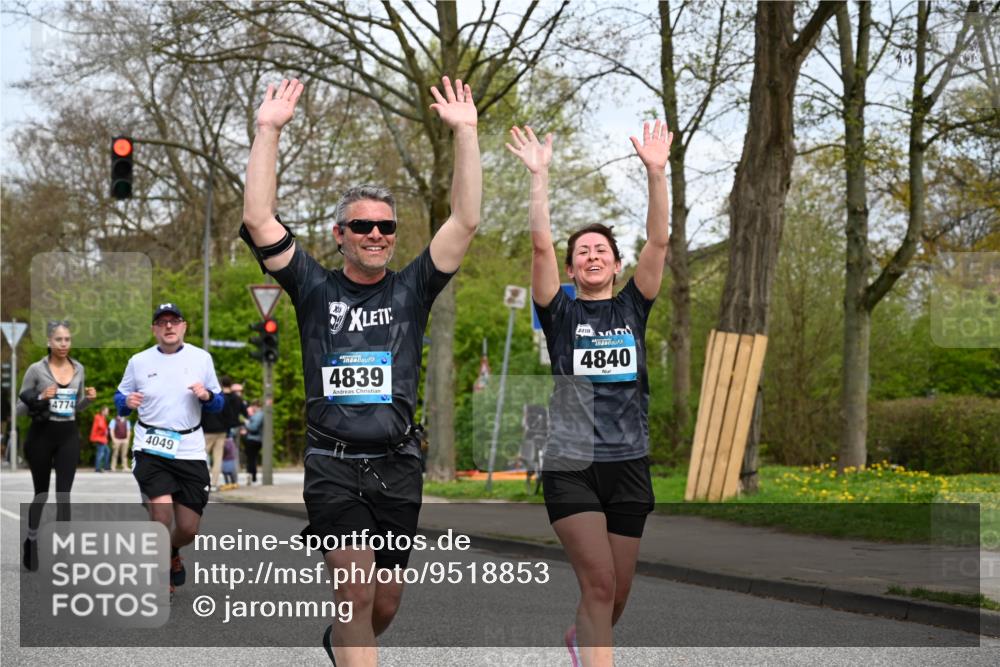 12.04.2026 - 45. Internationalen Wilhelmsburger Insellauf J. Mangold http://msf.ph/oto/9518853 12.04.2026 13:25:52 Ziel 3649, 4604, 4790, 2717, 4431, 3023, 3024, 2881, 4064, 4684, 2298, 4839, 4840, 4774, 4881, 4881, 4049, 4411 meine-sportfotos.de