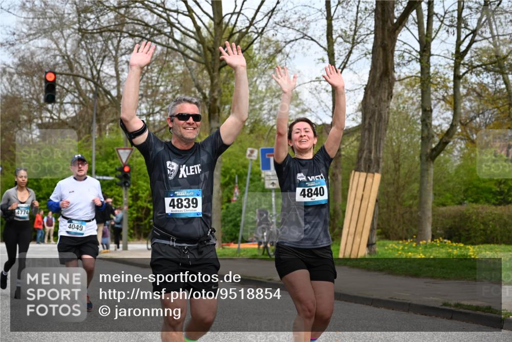 12.04.2026 - 45. Internationalen Wilhelmsburger Insellauf J. Mangold http://msf.ph/oto/9518854 12.04.2026 13:25:52 Ziel 3649, 4604, 4790, 2717, 4431, 3023, 3024, 2881, 4064, 4684, 2298, 4839, 4840, 4774, 4881, 4881, 4049, 4411 meine-sportfotos.de