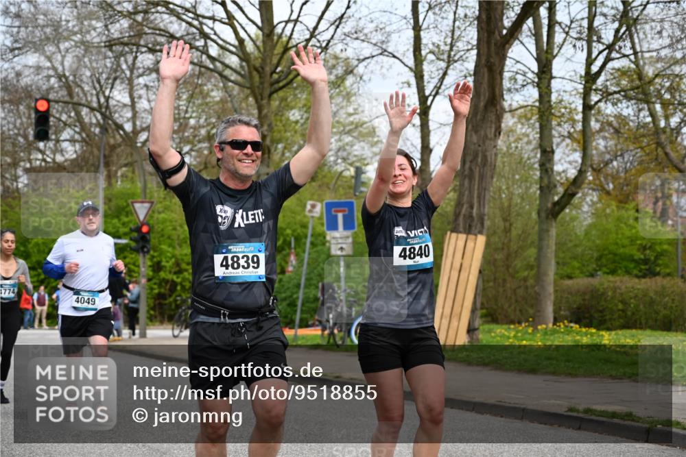 12.04.2026 - 45. Internationalen Wilhelmsburger Insellauf J. Mangold http://msf.ph/oto/9518855 12.04.2026 13:25:52 Ziel 3649, 4604, 4790, 2717, 4431, 3023, 3024, 2881, 4064, 4684, 2298, 4839, 4840, 4774, 4881, 4881, 4049, 4411 meine-sportfotos.de
