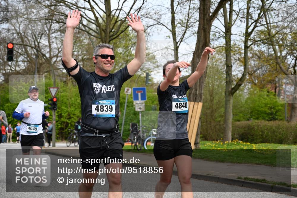 12.04.2026 - 45. Internationalen Wilhelmsburger Insellauf J. Mangold http://msf.ph/oto/9518856 12.04.2026 13:25:52 Ziel 3649, 4604, 4790, 2717, 4431, 3023, 3024, 2881, 4064, 4684, 2298, 4839, 4840, 4774, 4881, 4881, 4049, 4411 meine-sportfotos.de