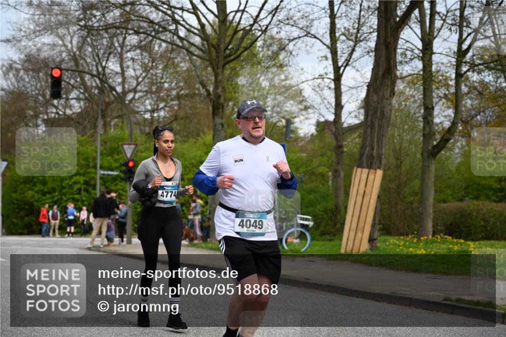 12.04.2026 - 45. Internationalen Wilhelmsburger Insellauf J. Mangold http://msf.ph/oto/9518868 12.04.2026 13:25:54 Ziel 4604, 4790, 2717, 4431, 3023, 3024, 2881, 4064, 4684, 2298, 4839, 4840, 4774, 4881, 4049, 4049, 4411, 5206, 2360, 5245 meine-sportfotos.de