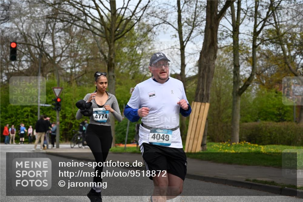 12.04.2026 - 45. Internationalen Wilhelmsburger Insellauf J. Mangold http://msf.ph/oto/9518872 12.04.2026 13:25:54 Ziel 4604, 4790, 2717, 4431, 3023, 3024, 2881, 4064, 4684, 2298, 4839, 4840, 4774, 4881, 4049, 4049, 4411, 5206, 2360, 5245 meine-sportfotos.de
