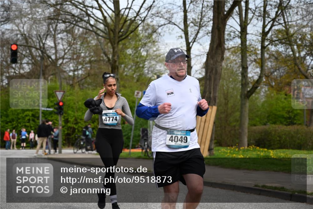 12.04.2026 - 45. Internationalen Wilhelmsburger Insellauf J. Mangold http://msf.ph/oto/9518873 12.04.2026 13:25:54 Ziel 4604, 4790, 2717, 4431, 3023, 3024, 2881, 4064, 4684, 2298, 4839, 4840, 4774, 4881, 4049, 4049, 4411, 5206, 2360, 5245 meine-sportfotos.de