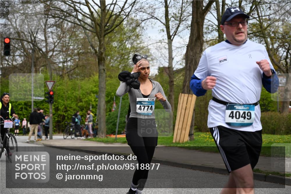 12.04.2026 - 45. Internationalen Wilhelmsburger Insellauf J. Mangold http://msf.ph/oto/9518877 12.04.2026 13:25:55 Ziel 4604, 4790, 2717, 4431, 3023, 3024, 2881, 4064, 4684, 2298, 2298, 4839, 4840, 4774, 4881, 4049, 4411, 5206, 2360, 5245, 2933, 2359 meine-sportfotos.de