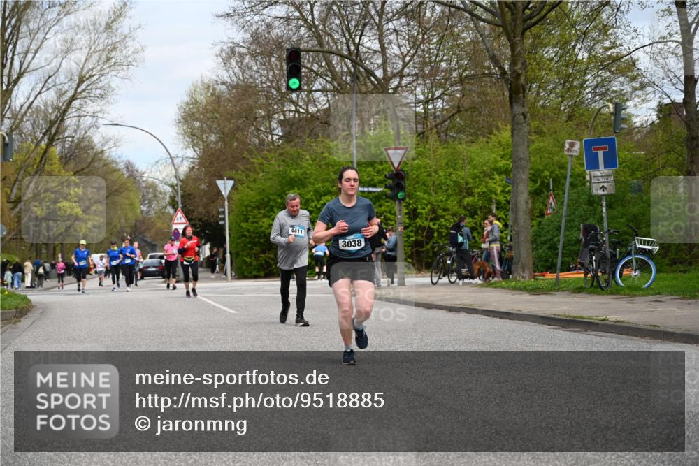 12.04.2026 - 45. Internationalen Wilhelmsburger Insellauf J. Mangold http://msf.ph/oto/9518885 12.04.2026 13:25:59 Ziel 2717, 4431, 3023, 3024, 2881, 4064, 4684, 2298, 4839, 4840, 4774, 4881, 4049, 4411, 5206, 2360, 5245, 2933, 2359, 4124, 2980 meine-sportfotos.de
