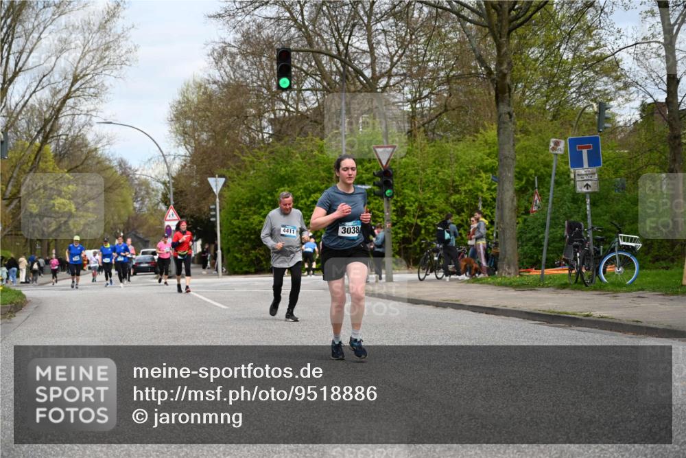 12.04.2026 - 45. Internationalen Wilhelmsburger Insellauf J. Mangold http://msf.ph/oto/9518886 12.04.2026 13:25:59 Ziel 2717, 4431, 3023, 3024, 2881, 4064, 4684, 2298, 4839, 4840, 4774, 4881, 4049, 4411, 5206, 2360, 5245, 2933, 2359, 4124, 2980 meine-sportfotos.de
