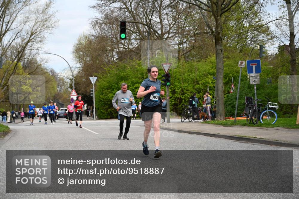 12.04.2026 - 45. Internationalen Wilhelmsburger Insellauf J. Mangold http://msf.ph/oto/9518887 12.04.2026 13:25:59 Ziel 2717, 4431, 3023, 3024, 2881, 4064, 4684, 2298, 4839, 4840, 4774, 4881, 4049, 4411, 5206, 2360, 5245, 2933, 2359, 4124, 2980 meine-sportfotos.de