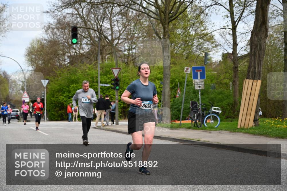 12.04.2026 - 45. Internationalen Wilhelmsburger Insellauf J. Mangold http://msf.ph/oto/9518892 12.04.2026 13:26:00 Ziel 4431, 3023, 3024, 2881, 4064, 4684, 2298, 4839, 4840, 4774, 4774, 4881, 4049, 4411, 5206, 2360, 5245, 2933, 2359, 4124, 2980, 3640 meine-sportfotos.de