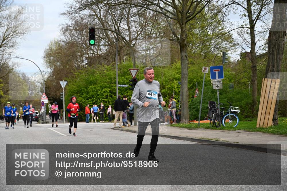 12.04.2026 - 45. Internationalen Wilhelmsburger Insellauf J. Mangold http://msf.ph/oto/9518906 12.04.2026 13:26:02 Ziel 4431, 3023, 3024, 2881, 4064, 4684, 2298, 4839, 4840, 4774, 4881, 4049, 4411, 4411, 5206, 2360, 5245, 2933, 2359, 4124, 2980, 3640 meine-sportfotos.de
