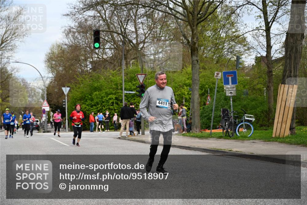 12.04.2026 - 45. Internationalen Wilhelmsburger Insellauf J. Mangold http://msf.ph/oto/9518907 12.04.2026 13:26:02 Ziel 4431, 3023, 3024, 2881, 4064, 4684, 2298, 4839, 4840, 4774, 4881, 4049, 4411, 4411, 5206, 2360, 5245, 2933, 2359, 4124, 2980, 3640 meine-sportfotos.de