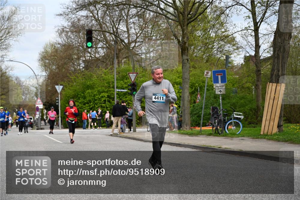 12.04.2026 - 45. Internationalen Wilhelmsburger Insellauf J. Mangold http://msf.ph/oto/9518909 12.04.2026 13:26:02 Ziel 4431, 3023, 3024, 2881, 4064, 4684, 2298, 4839, 4840, 4774, 4881, 4049, 4411, 4411, 5206, 2360, 5245, 2933, 2359, 4124, 2980, 3640 meine-sportfotos.de