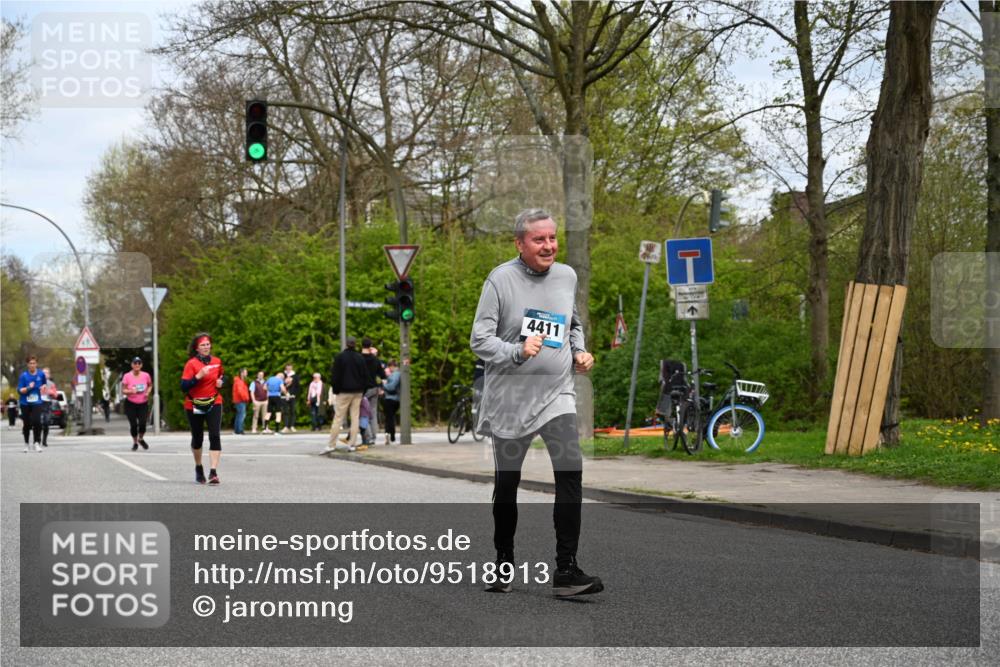 12.04.2026 - 45. Internationalen Wilhelmsburger Insellauf J. Mangold http://msf.ph/oto/9518913 12.04.2026 13:26:02 Ziel 4431, 3023, 3024, 2881, 4064, 4684, 2298, 4839, 4840, 4774, 4881, 4049, 4411, 4411, 5206, 2360, 5245, 2933, 2359, 4124, 2980, 3640 meine-sportfotos.de