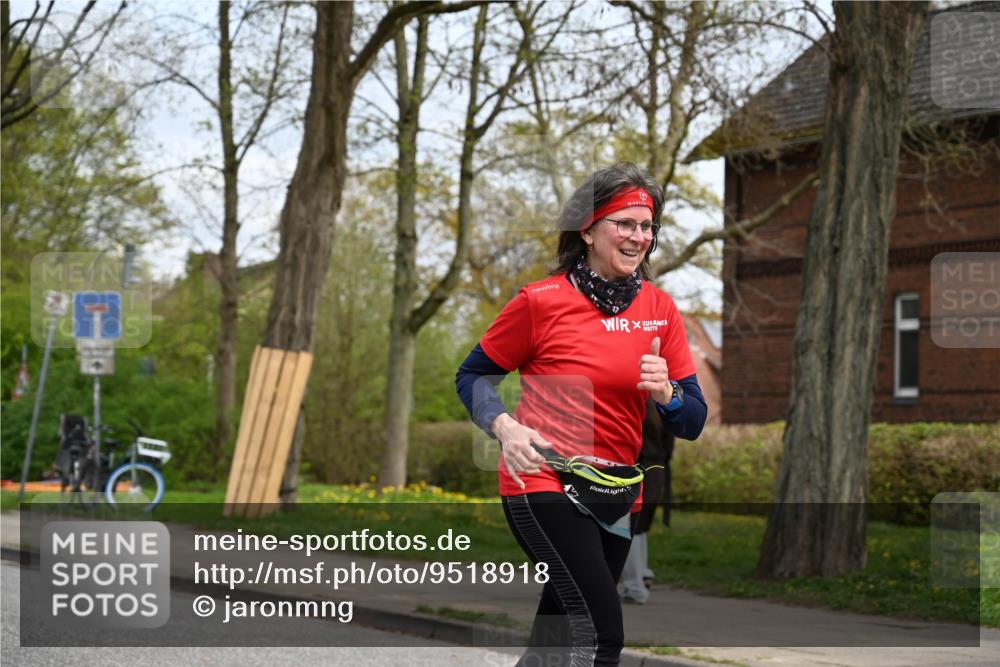 12.04.2026 - 45. Internationalen Wilhelmsburger Insellauf J. Mangold http://msf.ph/oto/9518918 12.04.2026 13:26:09 Ziel 2881, 4064, 4684, 2298, 4839, 4840, 4774, 4881, 4049, 4411, 5206, 2360, 5245, 2933, 2359, 4124, 2980, 3640 meine-sportfotos.de