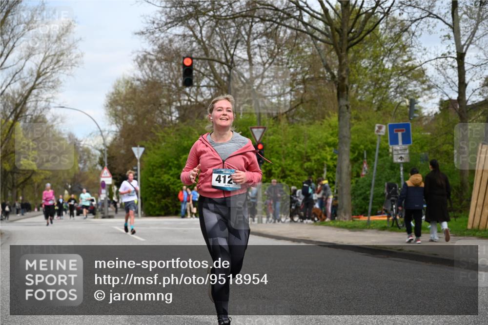 12.04.2026 - 45. Internationalen Wilhelmsburger Insellauf J. Mangold http://msf.ph/oto/9518954 12.04.2026 13:26:16 Ziel 2298, 4839, 4840, 4774, 4881, 4049, 4411, 5206, 2360, 5245, 2933, 2359, 4124, 2980, 3640 meine-sportfotos.de