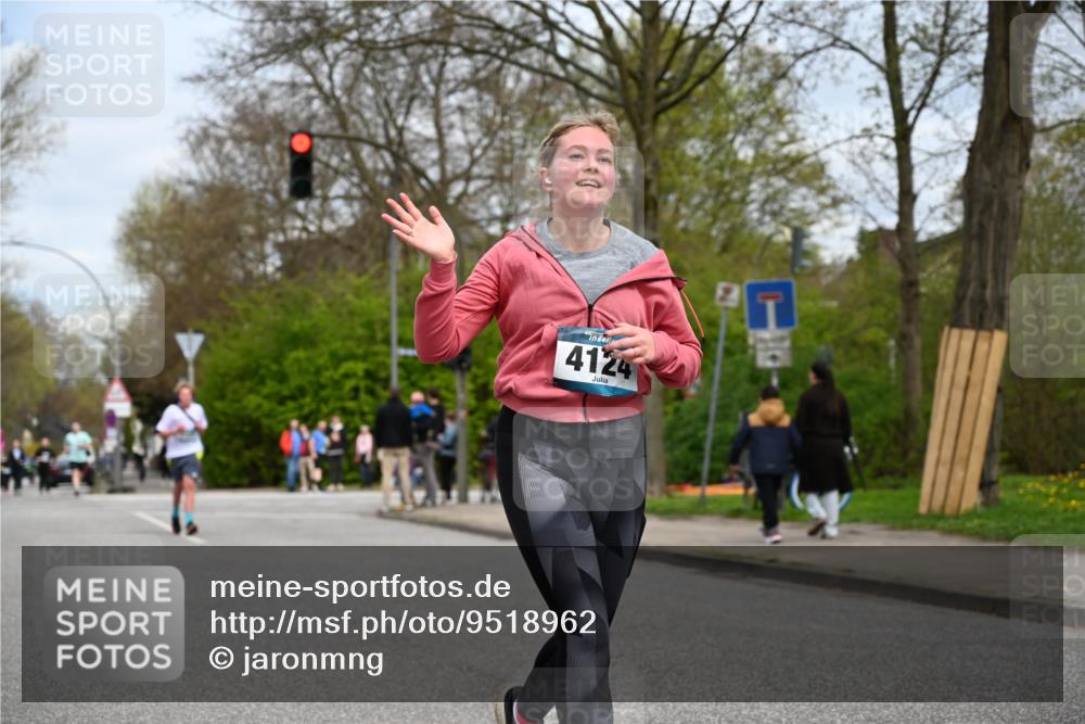 12.04.2026 - 45. Internationalen Wilhelmsburger Insellauf J. Mangold http://msf.ph/oto/9518962 12.04.2026 13:26:16 Ziel 2298, 4839, 4840, 4774, 4881, 4049, 4411, 5206, 2360, 5245, 2933, 2359, 4124, 2980, 3640 meine-sportfotos.de