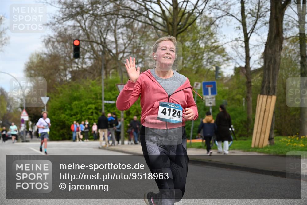 12.04.2026 - 45. Internationalen Wilhelmsburger Insellauf J. Mangold http://msf.ph/oto/9518963 12.04.2026 13:26:16 Ziel 2298, 4839, 4840, 4774, 4881, 4049, 4411, 5206, 2360, 5245, 2933, 2359, 4124, 2980, 3640 meine-sportfotos.de