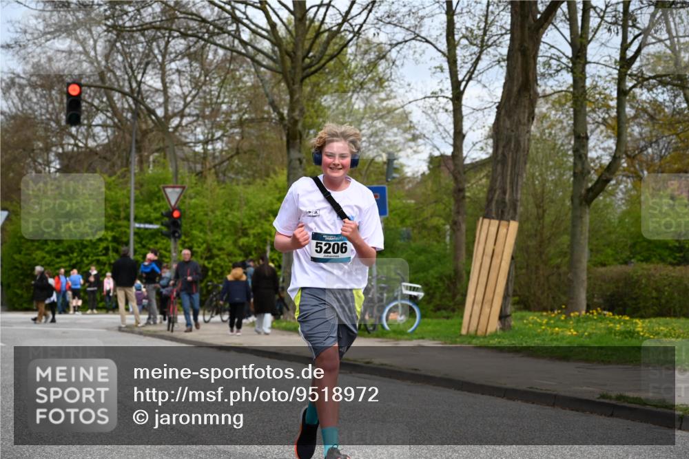 12.04.2026 - 45. Internationalen Wilhelmsburger Insellauf J. Mangold http://msf.ph/oto/9518972 12.04.2026 13:26:23 Ziel 4839, 4840, 4774, 4881, 4049, 4411, 5206, 2360, 5245, 2933, 2359, 4124, 2980, 3640, 2721, 3756, 3755 meine-sportfotos.de