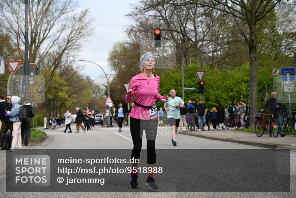 12.04.2026 - 45. Internationalen Wilhelmsburger Insellauf J. Mangold http://msf.ph/oto/9518988 12.04.2026 13:26:29 Ziel 4881, 4049, 4411, 5206, 2360, 5245, 2933, 2359, 4124, 2980, 3640, 2721, 3756, 3755, 2968 meine-sportfotos.de