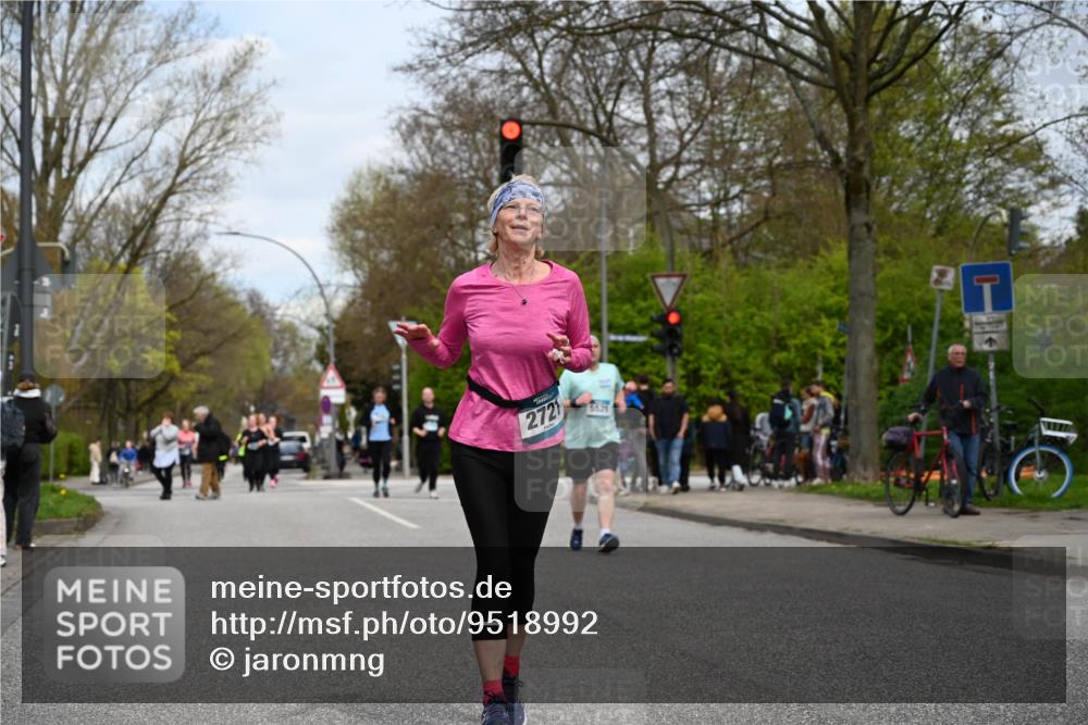 12.04.2026 - 45. Internationalen Wilhelmsburger Insellauf J. Mangold http://msf.ph/oto/9518992 12.04.2026 13:26:29 Ziel 4881, 4049, 4411, 5206, 2360, 5245, 2933, 2359, 4124, 2980, 3640, 2721, 3756, 3755, 2968 meine-sportfotos.de