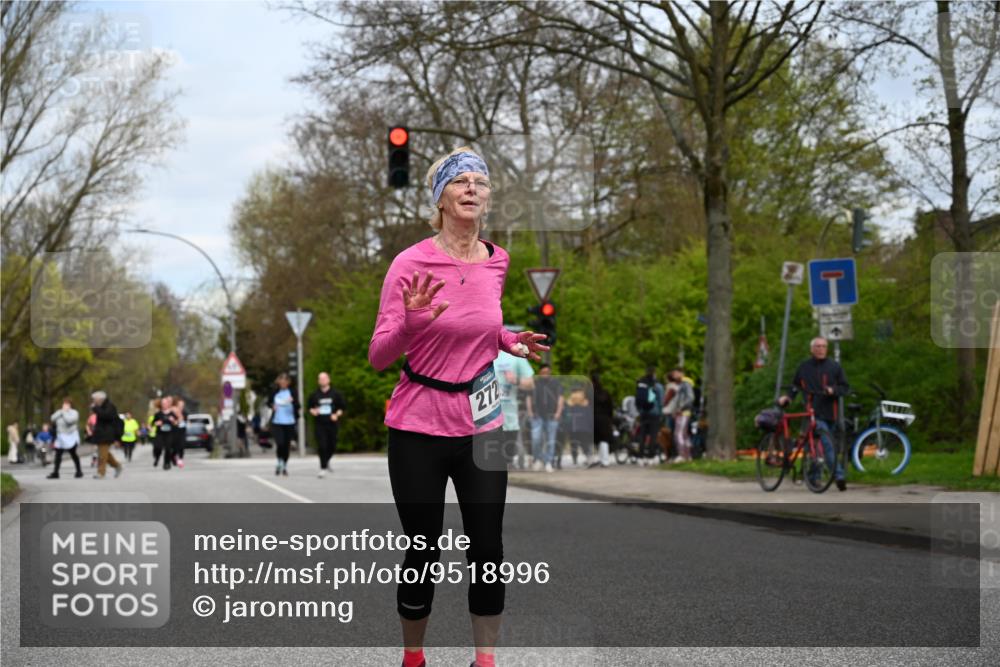 12.04.2026 - 45. Internationalen Wilhelmsburger Insellauf J. Mangold http://msf.ph/oto/9518996 12.04.2026 13:26:30 Ziel 4049, 4411, 5206, 2360, 5245, 2933, 2359, 4124, 2980, 3640, 2721, 3756, 3755, 2968 meine-sportfotos.de
