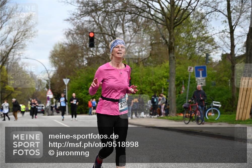 12.04.2026 - 45. Internationalen Wilhelmsburger Insellauf J. Mangold http://msf.ph/oto/9518998 12.04.2026 13:26:30 Ziel 4049, 4411, 5206, 2360, 5245, 2933, 2359, 4124, 2980, 3640, 2721, 3756, 3755, 2968 meine-sportfotos.de
