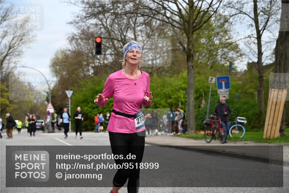 12.04.2026 - 45. Internationalen Wilhelmsburger Insellauf J. Mangold http://msf.ph/oto/9518999 12.04.2026 13:26:30 Ziel 4049, 4411, 5206, 2360, 5245, 2933, 2359, 4124, 2980, 3640, 2721, 3756, 3755, 2968 meine-sportfotos.de