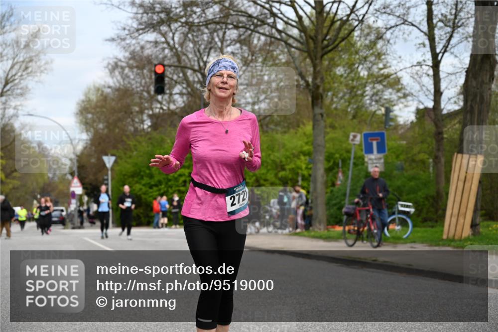 12.04.2026 - 45. Internationalen Wilhelmsburger Insellauf J. Mangold http://msf.ph/oto/9519000 12.04.2026 13:26:30 Ziel 4049, 4411, 5206, 2360, 5245, 2933, 2359, 4124, 2980, 3640, 2721, 3756, 3755, 2968 meine-sportfotos.de