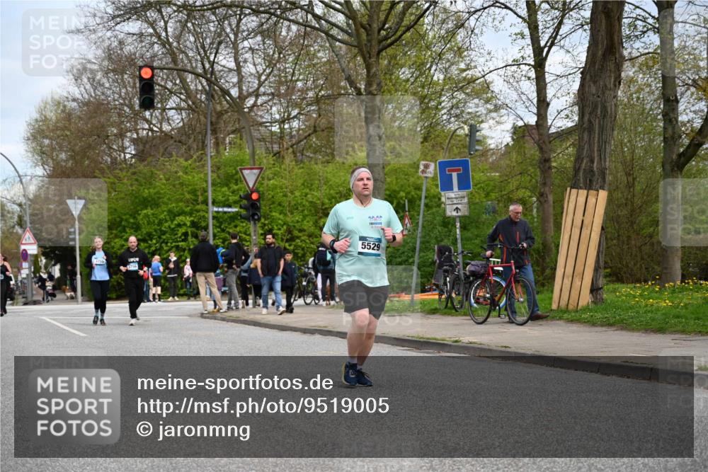 12.04.2026 - 45. Internationalen Wilhelmsburger Insellauf J. Mangold http://msf.ph/oto/9519005 12.04.2026 13:26:32 Ziel 4411, 5206, 2360, 5245, 2933, 2359, 4124, 2980, 3640, 2721, 3756, 3755, 3756, 3755, 2968, 2306 meine-sportfotos.de
