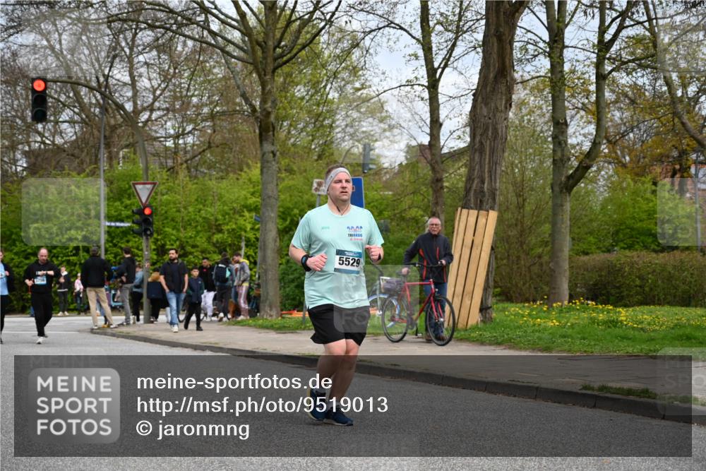 12.04.2026 - 45. Internationalen Wilhelmsburger Insellauf J. Mangold http://msf.ph/oto/9519013 12.04.2026 13:26:32 Ziel 4411, 5206, 2360, 5245, 2933, 2359, 4124, 2980, 3640, 2721, 3756, 3755, 3756, 3755, 2968, 2306 meine-sportfotos.de