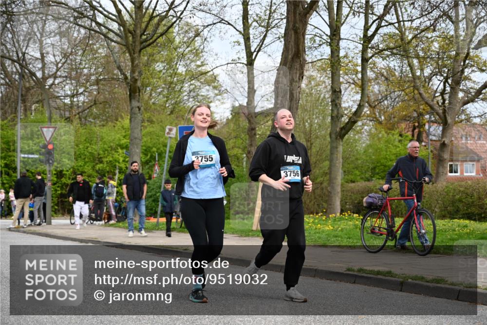 12.04.2026 - 45. Internationalen Wilhelmsburger Insellauf J. Mangold http://msf.ph/oto/9519032 12.04.2026 13:26:39 Ziel 4411, 5206, 2360, 5245, 2933, 2359, 4124, 2980, 3640, 2721, 3756, 3755, 2968, 2306, 2969, 3888, 3960, 3955 meine-sportfotos.de