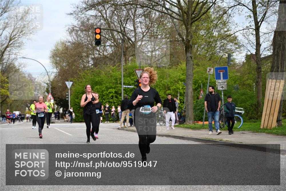 12.04.2026 - 45. Internationalen Wilhelmsburger Insellauf J. Mangold http://msf.ph/oto/9519047 12.04.2026 13:26:41 Ziel 5206, 2360, 5245, 2933, 2359, 4124, 2980, 3640, 2721, 3756, 3755, 2968, 2968, 2306, 2969, 3888, 3960, 3955 meine-sportfotos.de