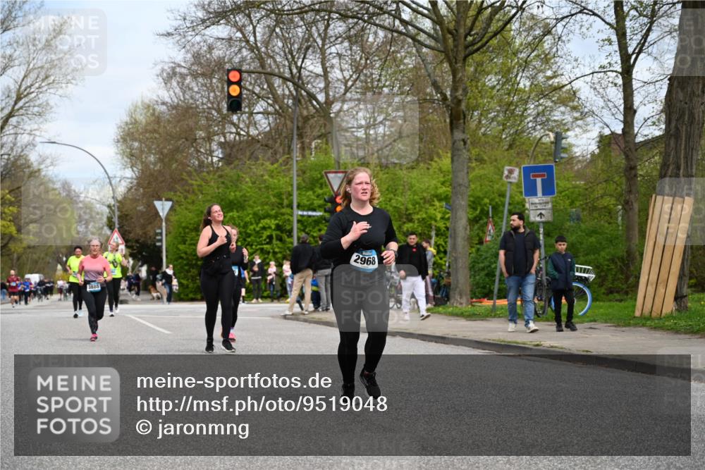 12.04.2026 - 45. Internationalen Wilhelmsburger Insellauf J. Mangold http://msf.ph/oto/9519048 12.04.2026 13:26:41 Ziel 5206, 2360, 5245, 2933, 2359, 4124, 2980, 3640, 2721, 3756, 3755, 2968, 2968, 2306, 2969, 3888, 3960, 3955 meine-sportfotos.de