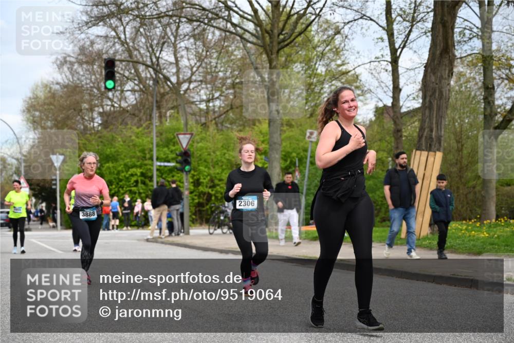 12.04.2026 - 45. Internationalen Wilhelmsburger Insellauf J. Mangold http://msf.ph/oto/9519064 12.04.2026 13:26:45 Ziel 4124, 2980, 3640, 2721, 3756, 3755, 2968, 2306, 2969, 3888, 3960, 3955, 4900 meine-sportfotos.de
