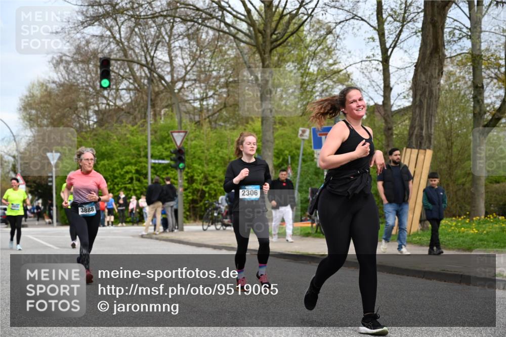 12.04.2026 - 45. Internationalen Wilhelmsburger Insellauf J. Mangold http://msf.ph/oto/9519065 12.04.2026 13:26:45 Ziel 4124, 2980, 3640, 2721, 3756, 3755, 2968, 2306, 2969, 3888, 3960, 3955, 4900 meine-sportfotos.de