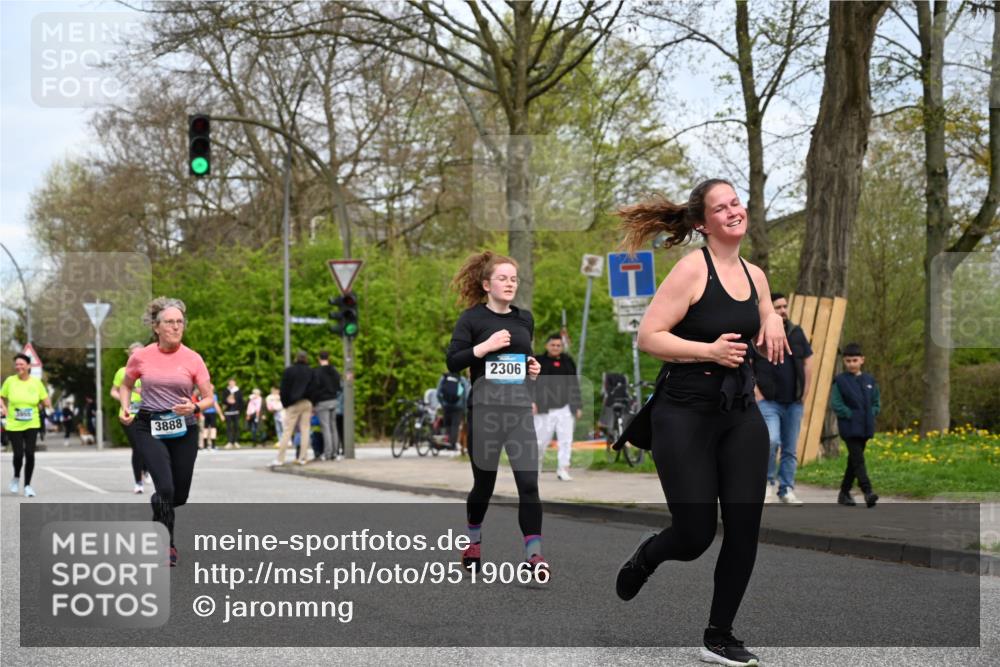 12.04.2026 - 45. Internationalen Wilhelmsburger Insellauf J. Mangold http://msf.ph/oto/9519066 12.04.2026 13:26:45 Ziel 4124, 2980, 3640, 2721, 3756, 3755, 2968, 2306, 2969, 3888, 3960, 3955, 4900 meine-sportfotos.de