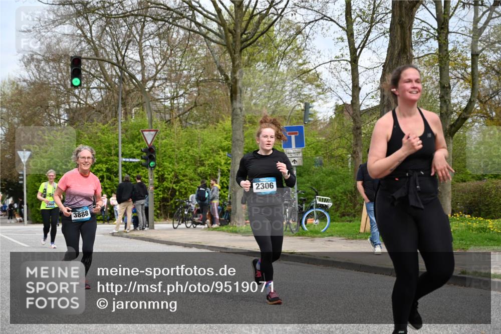 12.04.2026 - 45. Internationalen Wilhelmsburger Insellauf J. Mangold http://msf.ph/oto/9519071 12.04.2026 13:26:45 Ziel 4124, 2980, 3640, 2721, 3756, 3755, 2968, 2306, 2969, 3888, 3960, 3955, 4900 meine-sportfotos.de